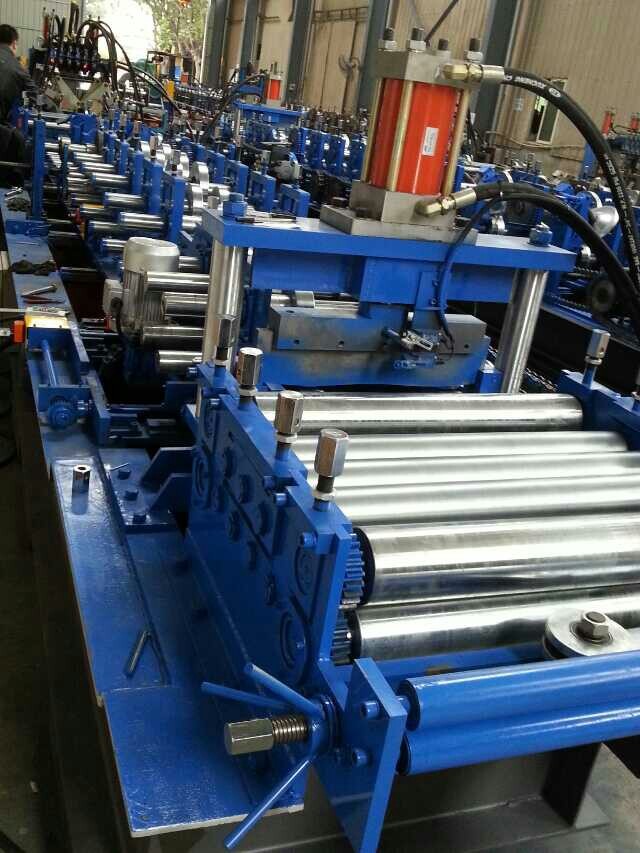 Fully-automatic cold-bending forming equipment for cz-shaped steel.