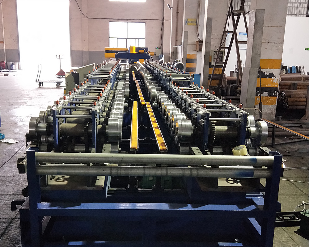 Custom Cable Tray Forming Machine for Russia - Full-Automatic CNC Production Equipment with Voltage Adaptation